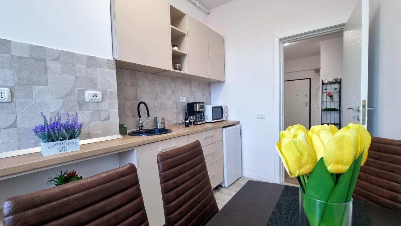 Cityapart 7 - Cazare In Mamaia Nord, Langa Plaja, Cu Vedere La Mare Năvodari Екстериор снимка